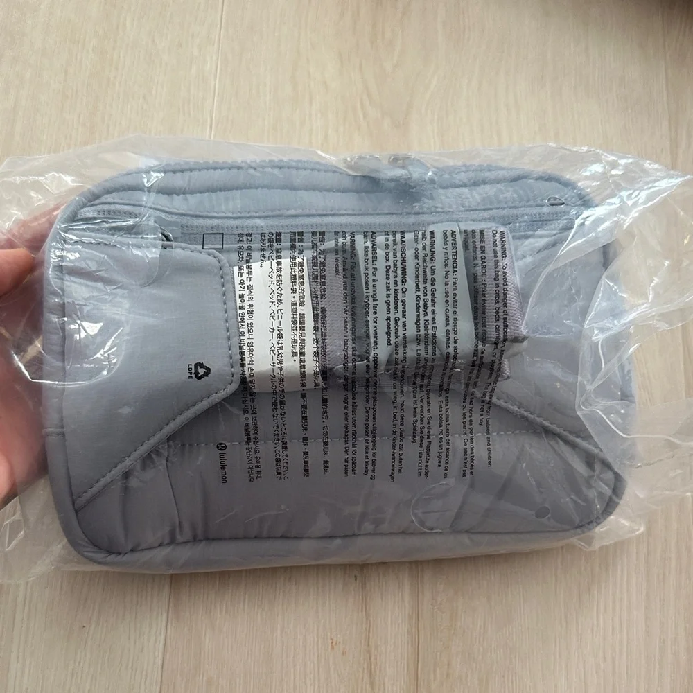 Lululemon Everywhere Belt Bag 2L Wunder Puff - Picture 2 of 5